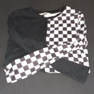 Two toned checkerboard long sleeve crop top